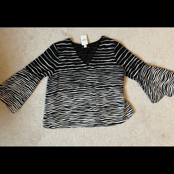 Brand new, size small, women’s business casual blouse from Cato - Picture 1 of 4